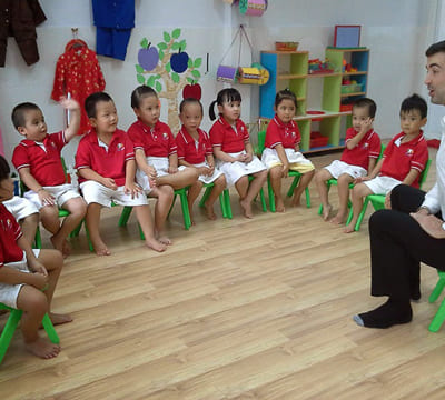 Nên lựa chọn sàn gỗ cho trường mầm non nào tốt?