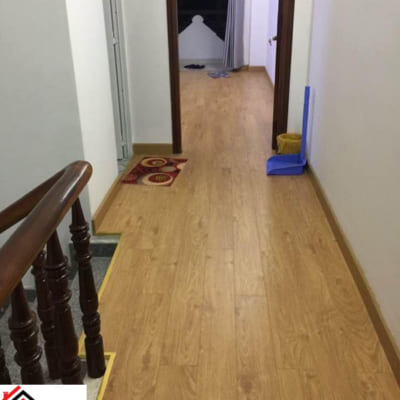 Lát sàn gỗ công nghiệp tại Long Biên nhanh chóng, giá rẻ