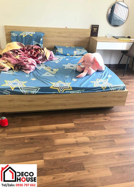Hình ảnh thực tế sàn gỗ Robina AC22 trong phòng ngủ